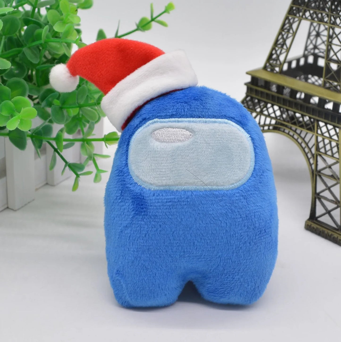 Este adorable peluche de 10 cm es el regalo perfecto para los fanáticos de los videojuegos. Hecho con materiales suaves y de alta calidad, es ideal para decorar sofás, mochilas o usar como llavero.